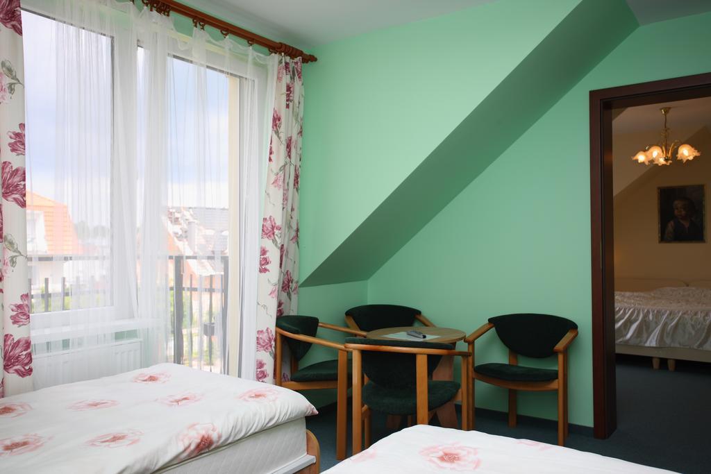 Osrodek Wczasowy Marysia Hotel Niechorze Exterior foto